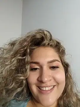 Sara smiiith211 online show from 12/22/24, 08:05