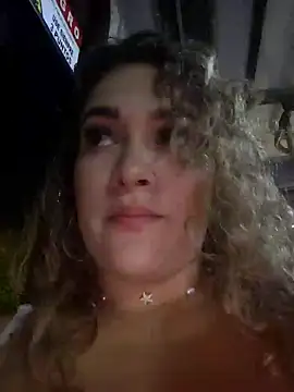 Sara smiiith211 online show from 10/23/25, 12:10