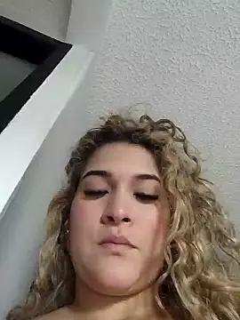 Snapshot of Sara_smiiith211 chatting on 01/11/26, 04:56 Sara smiiith211 online show from 01/11/26, 04:56
