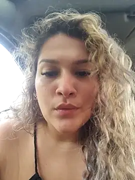 Snapshot of Sara_smiiith211 chatting on 02/15/26, 10:06 Sara smiiith211 online show from 02/15/26, 10:06