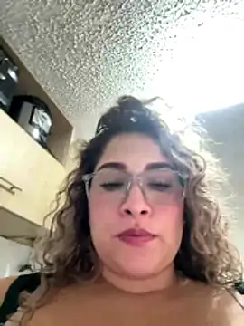 Snapshot of Sara_smiiith211 chatting on 04/23/26, 03:14 Sara smiiith211 online show from 04/23/26, 03:14
