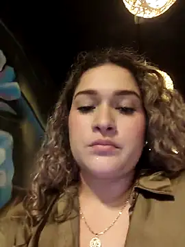 Snapshot of Sara_smiiith211 chatting on 04/28/26, 02:27 Sara smiiith211 online show from 04/28/26, 02:27