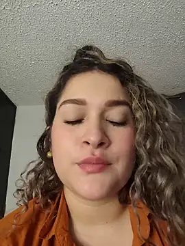 Snapshot of Sara_smiiith211 chatting on 05/03/26, 11:22 Sara smiiith211 online show from 05/03/26, 11:22
