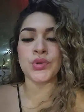 Snapshot of Sara_smiiith211 chatting on 06/12/26, 12:20 Sara smiiith211 online show from 06/12/26, 12:20