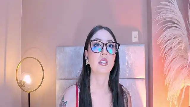 Snapshot of Emilywatsonn chatting on 06/10/26, 10:41 Emilywatsonn online show from 06/10/26, 10:41