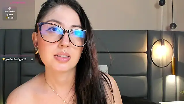 Snapshot of Emilywatsonn chatting on 06/14/26, 02:24 Emilywatsonn online show from 06/14/26, 02:24
