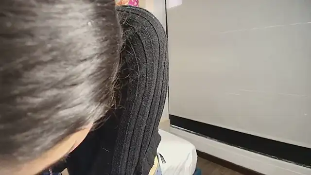 Snapshot of Ambarross chatting on 10/24/25, 07:21 Ambarross online show from 10/24/25, 07:21