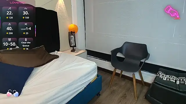 Snapshot of Ambarross chatting on 11/05/25, 07:58 Ambarross online show from 11/05/25, 07:58