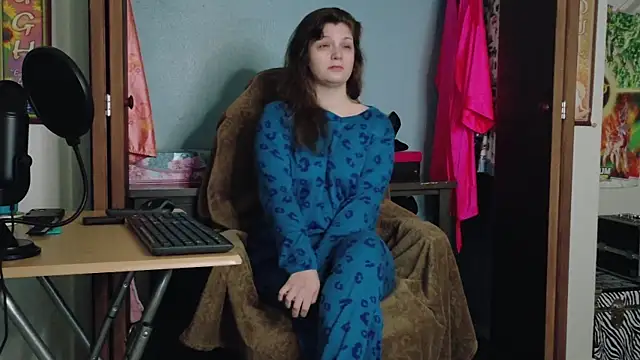 Snapshot of TreeJeanne chatting on 09/19/25, 09:48 TreeJeanne online show from 09/19/25, 09:48