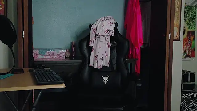 Snapshot of TreeJeanne chatting on 09/22/25, 10:34 TreeJeanne online show from 09/22/25, 10:34