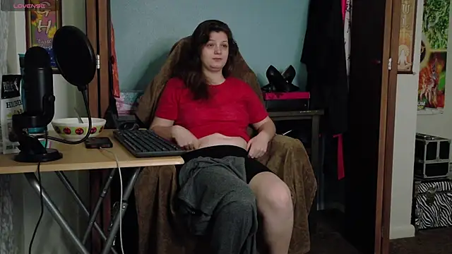 Snapshot of TreeJeanne chatting on 09/25/25, 10:35 TreeJeanne online show from 09/25/25, 10:35