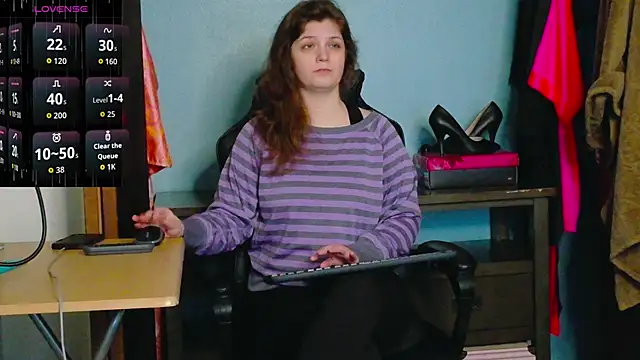 Snapshot of TreeJeanne chatting on 10/19/25, 11:33 TreeJeanne online show from 10/19/25, 11:33