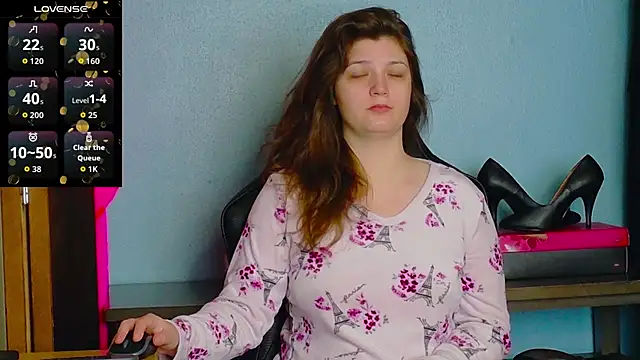 Snapshot of TreeJeanne chatting on 10/31/25, 03:02 TreeJeanne online show from 10/31/25, 03:02