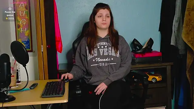 Snapshot of TreeJeanne chatting on 11/09/25, 12:31 TreeJeanne online show from 11/09/25, 12:31