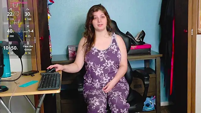 Snapshot of TreeJeanne chatting on 11/12/25, 02:01 TreeJeanne online show from 11/12/25, 02:01