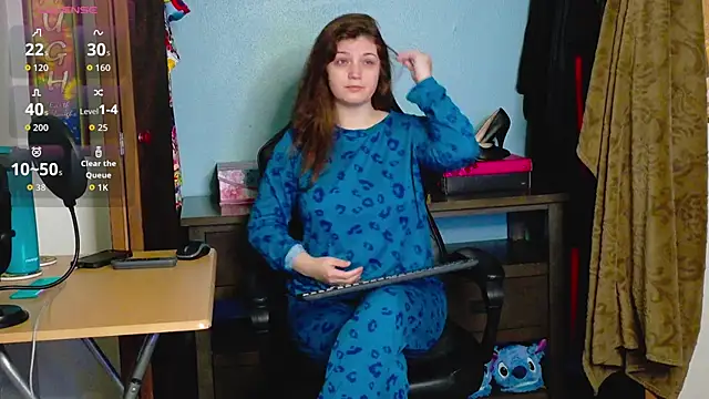 Snapshot of TreeJeanne chatting on 11/13/25, 12:09 TreeJeanne online show from 11/13/25, 12:09