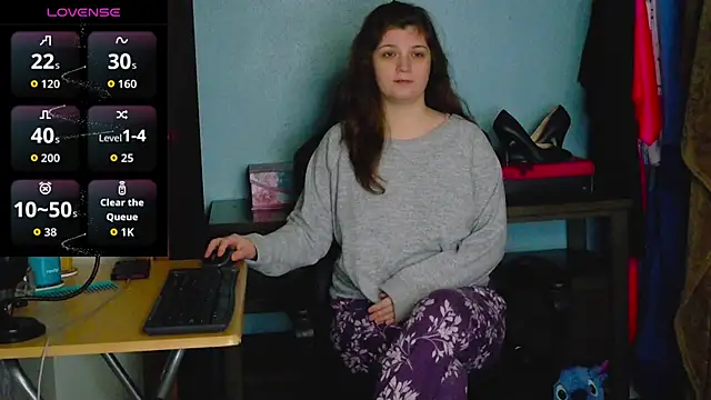 Snapshot of TreeJeanne chatting on 11/18/25, 02:28 TreeJeanne online show from 11/18/25, 02:28