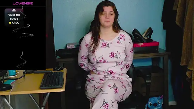 Snapshot of TreeJeanne chatting on 11/20/25, 03:18 TreeJeanne online show from 11/20/25, 03:18