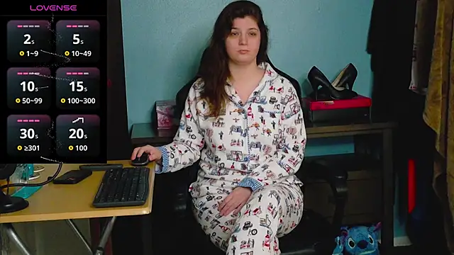 Snapshot of TreeJeanne chatting on 11/21/25, 02:43 TreeJeanne online show from 11/21/25, 02:43