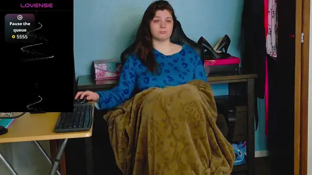 Snapshot of TreeJeanne chatting on 11/22/25, 03:38 TreeJeanne online show from 11/22/25, 03:38