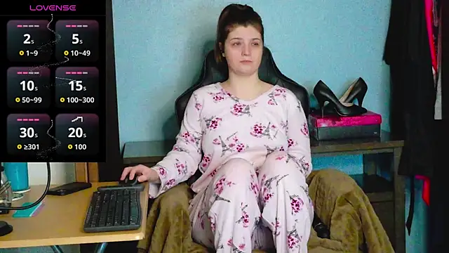 Snapshot of TreeJeanne chatting on 12/01/25, 02:38 TreeJeanne online show from 12/01/25, 02:38