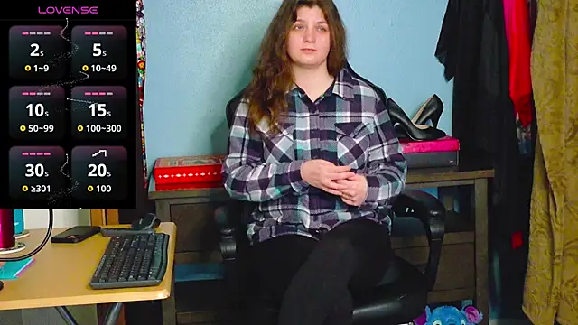 Snapshot of TreeJeanne chatting on 12/13/25, 07:53 TreeJeanne online show from 12/13/25, 07:53