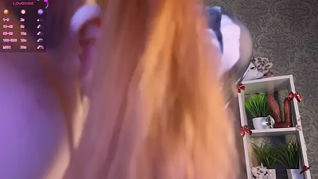 Snapshot of hannah_lourens chatting on 01/10/25, 02:34 hannah lourens online show from 01/10/25, 02:34