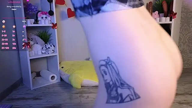 Snapshot of hannah_lourens chatting on 02/16/25, 05:37 hannah lourens online show from 02/16/25, 05:37