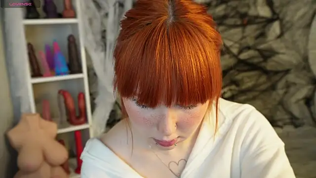 Snapshot of hannah_lourens chatting on 10/24/25, 11:17 hannah lourens online show from 10/24/25, 11:17