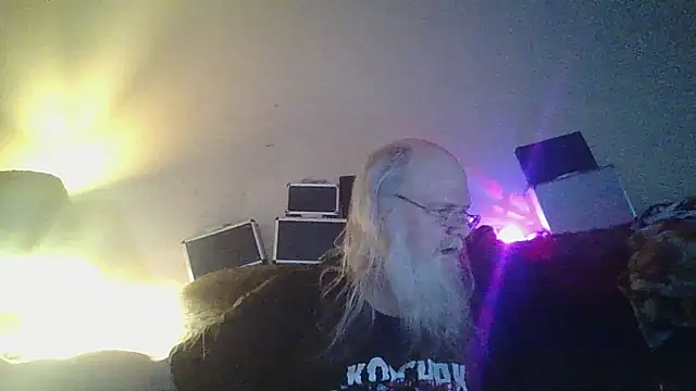 Snapshot of VicFerrari1 chatting on 07/17/26, 03:24 VicFerrari1 online show from 07/17/26, 03:24