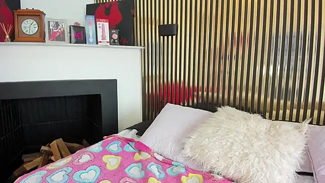 Snapshot of Kendaal_Doshi chatting on 11/16/25, 02:00 Kendaal Doshi online show from 11/16/25, 02:00