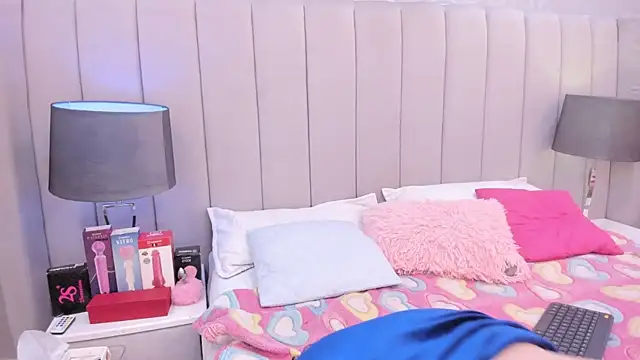 Snapshot of Kendaal_Doshi chatting on 12/02/25, 01:05 Kendaal Doshi online show from 12/02/25, 01:05