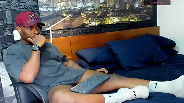 thomas santtos1 online show from 02/14/25, 07:54