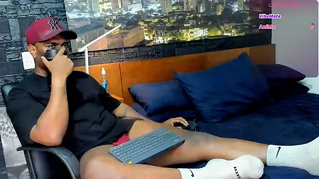 thomas santtos1 online show from 02/17/25, 09:52