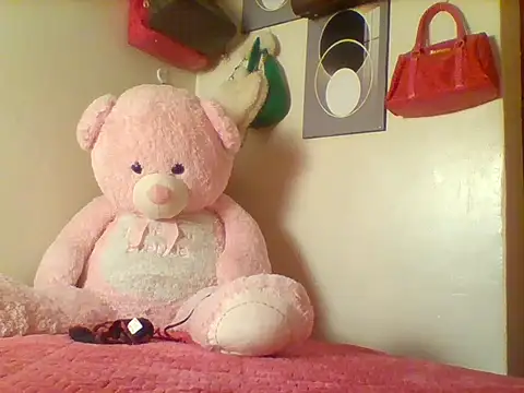 Snapshot of Queeen_model chatting on 10/10/25, 05:12 Queeen model online show from 10/10/25, 05:12