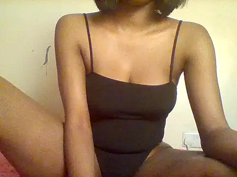Queeen model online show from 04/26/26, 01:47