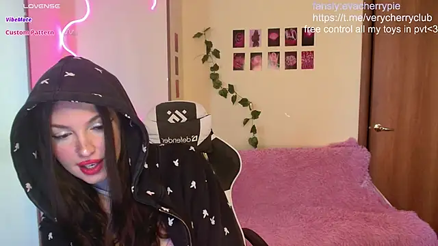 cherry crushhh online show from 01/21/25, 08:30