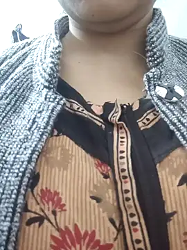 Snapshot of Aaradhya chatting on 12/24/24, 01:38 Aaradhya online show from 12/24/24, 01:38