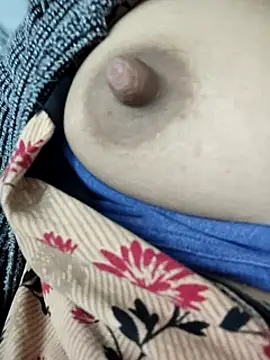 Snapshot of Aaradhya chatting on 01/13/25, 04:07 Aaradhya online show from 01/13/25, 04:07