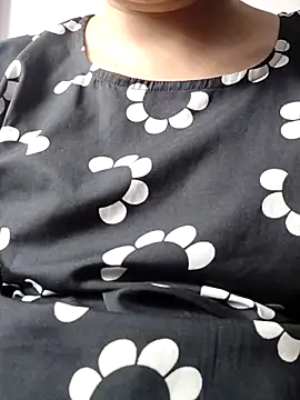 Snapshot of Aaradhya chatting on 02/19/25, 04:12 Aaradhya online show from 02/19/25, 04:12