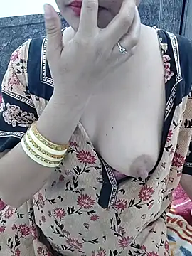 Snapshot of Aaradhya chatting on 03/16/25, 02:44 Aaradhya online show from 03/16/25, 02:44