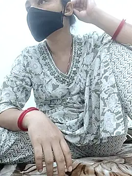 Aaradhya online show from 04/28/26, 01:04
