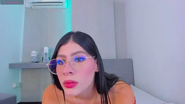 Snapshot of Dasha-b chatting on 10/18/25, 09:48 Dasha-b online show from 10/18/25, 09:48