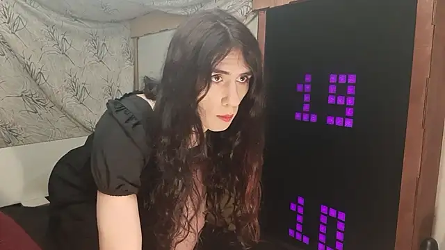 Snapshot of DiiVampy chatting on 12/01/25, 10:37 DiiVampy online show from 12/01/25, 10:37