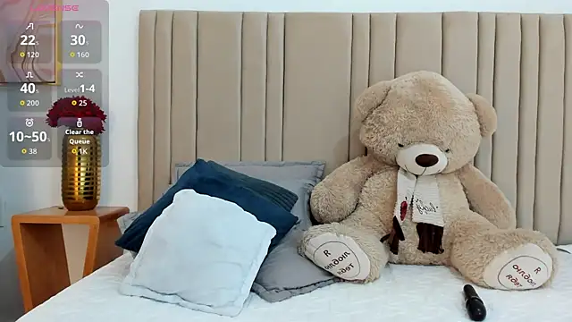 Snapshot of izadii chatting on 11/03/25, 06:42 izadii online show from 11/03/25, 06:42