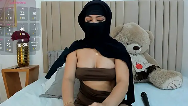 Snapshot of izadii chatting on 11/10/25, 06:40 izadii online show from 11/10/25, 06:40