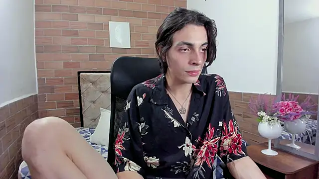 Snapshot of MIKE_HUNTER7 chatting on 01/14/25, 06:56 MIKE HUNTER7 online show from 01/14/25, 06:56