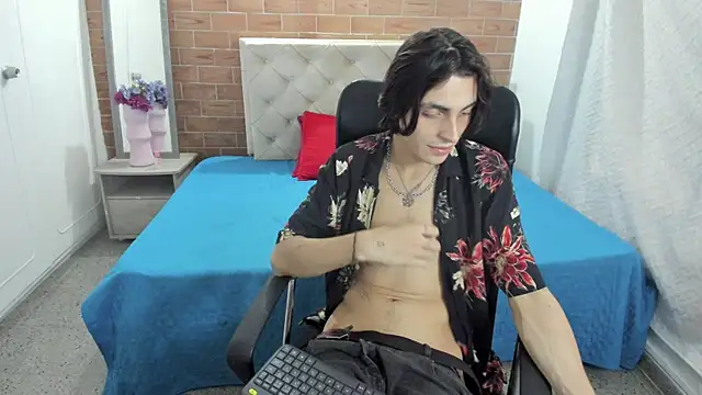 Snapshot of MIKE_HUNTER7 chatting on 02/14/25, 04:09 MIKE HUNTER7 online show from 02/14/25, 04:09