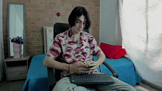 Snapshot of MIKE_HUNTER7 chatting on 02/28/25, 04:20 MIKE HUNTER7 online show from 02/28/25, 04:20