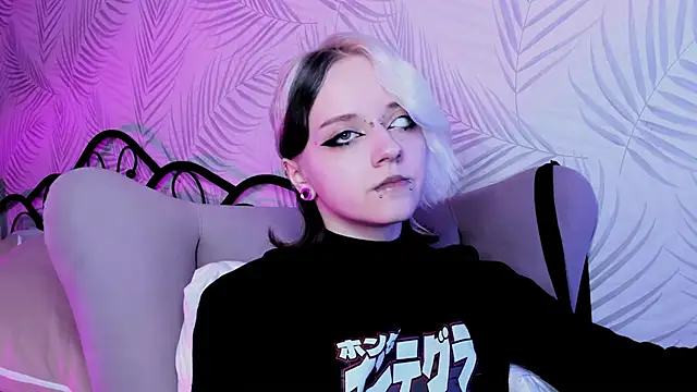 Holy Silvia online show from 03/07/25, 12:23